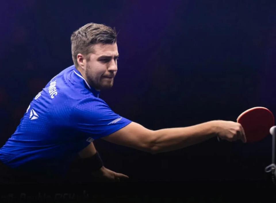 在他任职期 在他任职期